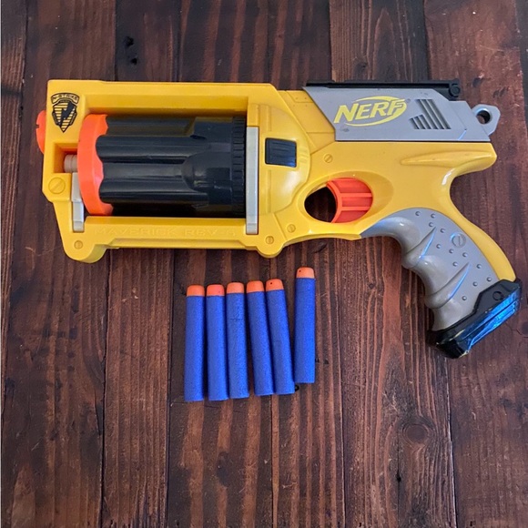 NERF N-Strike Maverick Rev-6 Quick Firing Blaster Rotating Barrel Dart Gun toy - Picture 3 of 5
